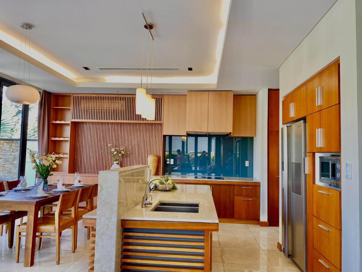 Resort Deluxe Ocean Along The Da Nang